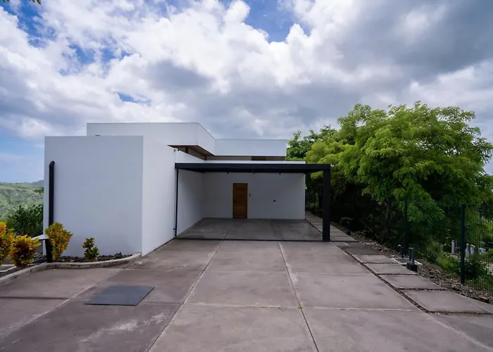 Mountainside With Modern Design Sweeping Ocean Views & Private Swimming Pool