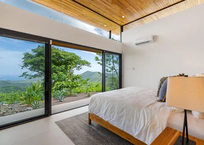 Mountainside With Modern Design Sweeping Ocean Views & Private Swimming Pool * Potrero (Guanacaste)