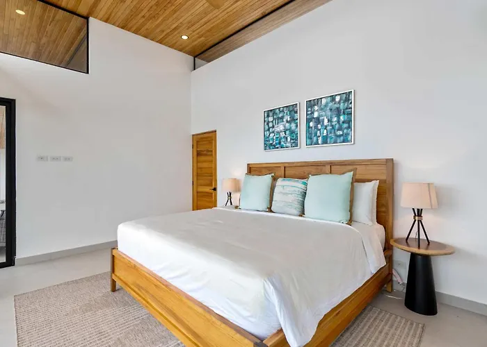Holiday home Mountainside With Modern Design Sweeping Ocean Views & Private Swimming Pool