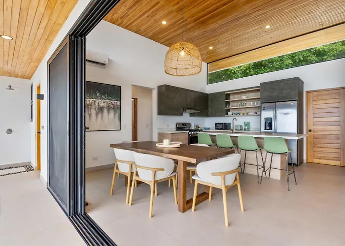 Mountainside With Modern Design Sweeping Ocean Views & Private Swimming Pool