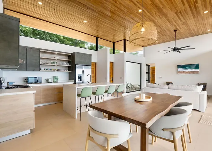 Holiday home Mountainside With Modern Design Sweeping Ocean Views & Private Swimming Pool *