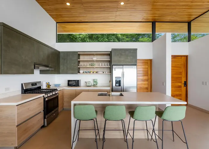 Mountainside With Modern Design Sweeping Ocean Views & Private Swimming Pool Holiday home Potrero (Guanacaste)